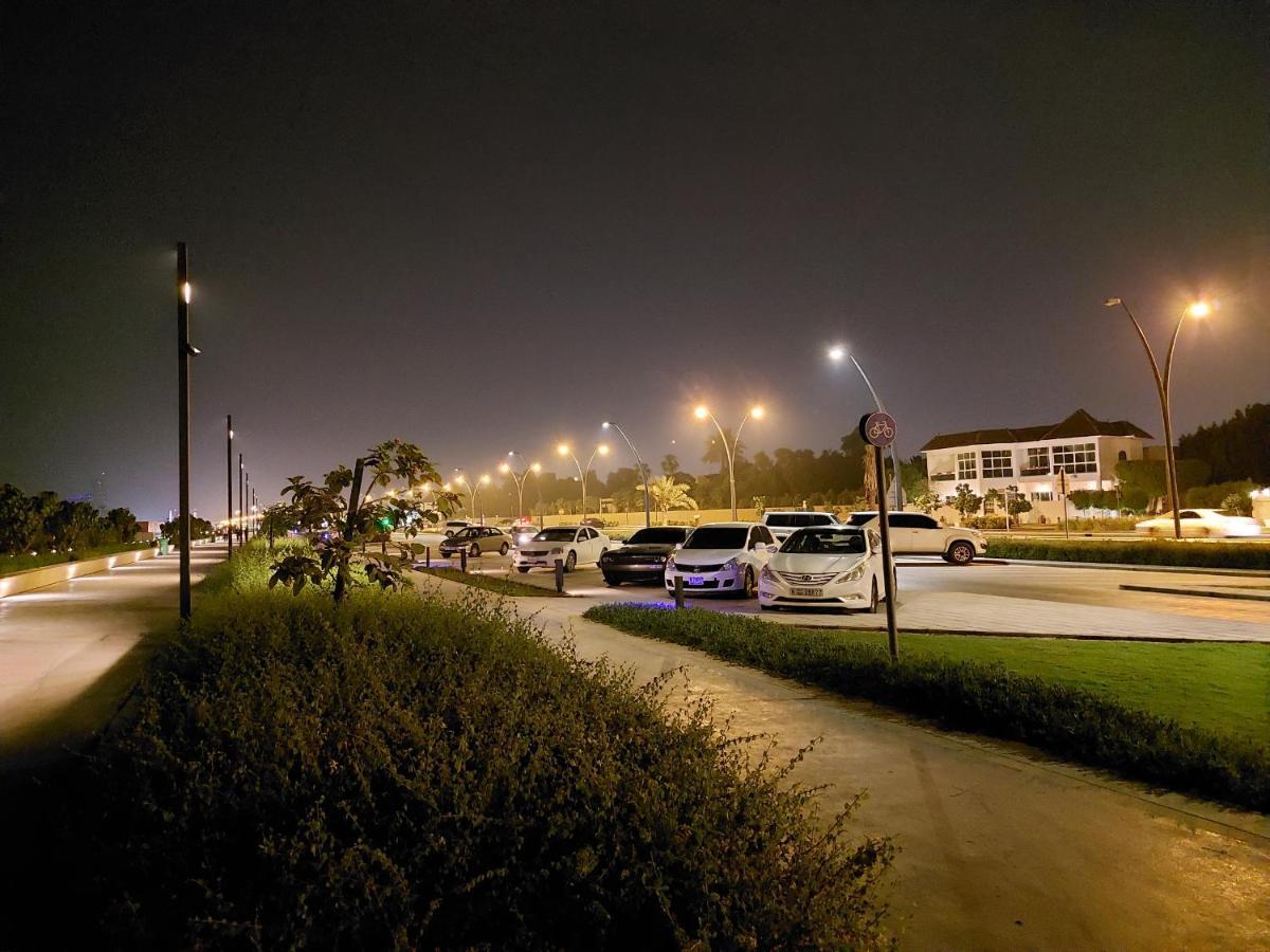 Al Corniche Hotel Sharjah Exterior photo